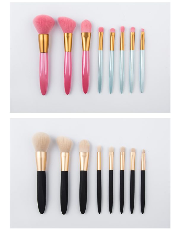 Premium makeup brush