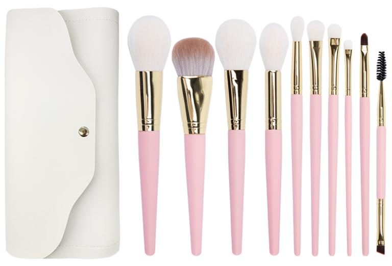 How to Teach Someone to Do Makeup