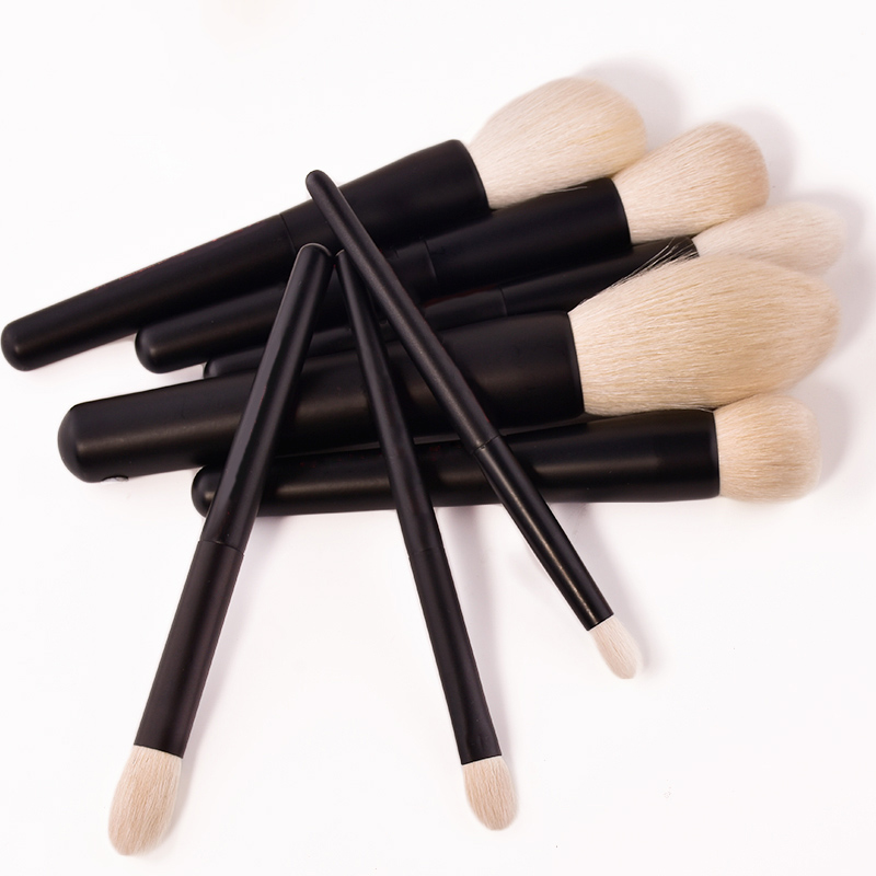 black makeup brush