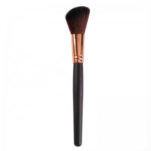 OEM Wooden handle single makeup angled blush brush
