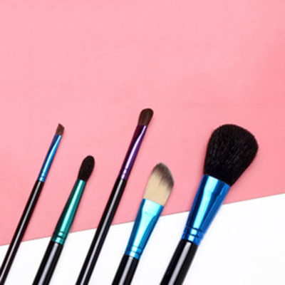 makeup brush