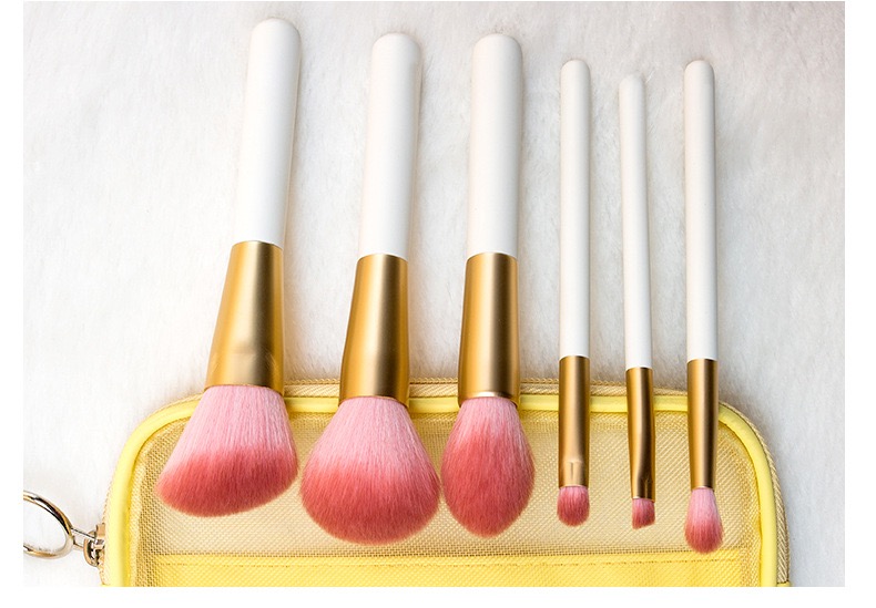 makeup brush