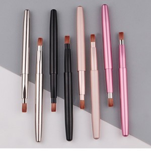 High quality Retractable Lip Brush