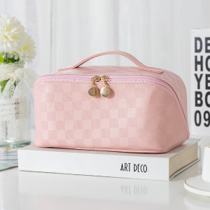 New Design Custom PU Leather Makeup Organizer Beauty Bag Portable Travel Waterproof Toiletry Skincare Cosmetic Bags