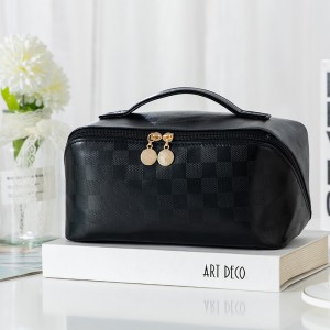 New Design Custom PU Leather Makeup Organizer Beauty Bag Portable Travel Waterproof Toiletry Skincare Cosmetic Bags