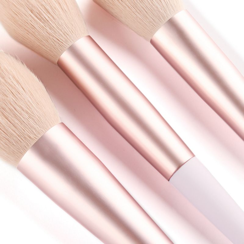 rose gold makeup brush