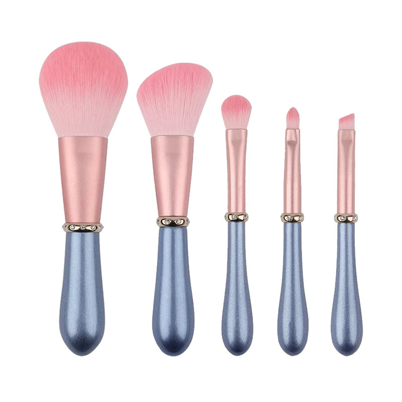 rt brush makeup